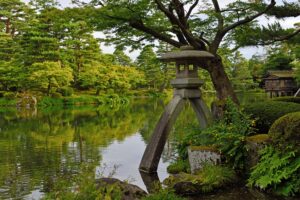 石川県の障害者雇用の事例を紹介する記事のトップ画像で、石川県を象徴する徽軫灯籠の写真です。